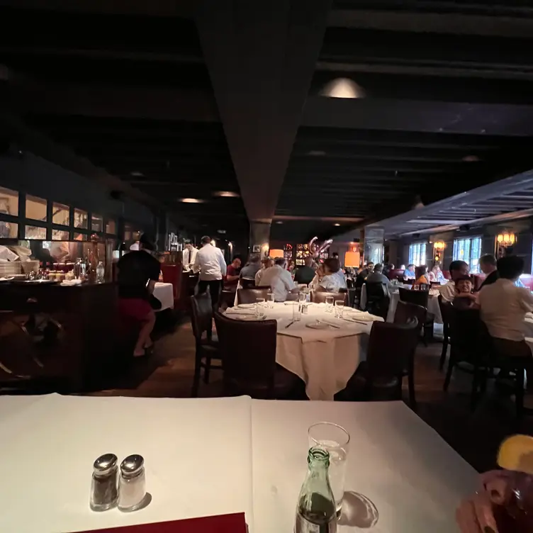 Hendrick's Tavern, Roslyn, NY