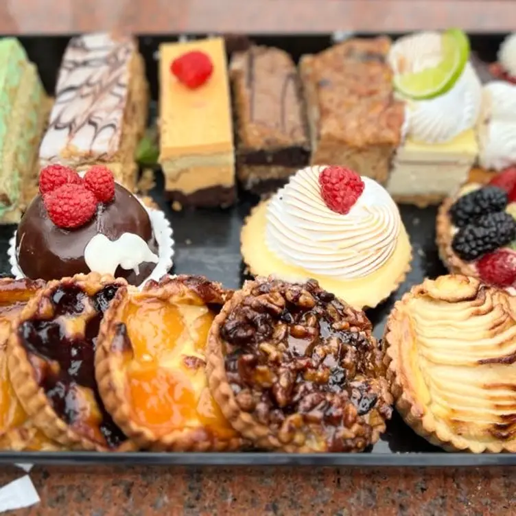 C'est La Vie Restaurant and Bakery, Laguna Beach, CA