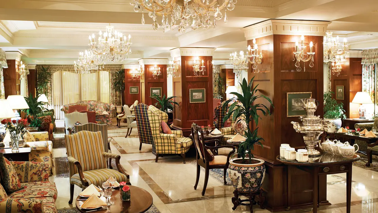 The English Tea Lounge at The St. Regis Kuwait, Al Kuwayt, Al Asimah Governate