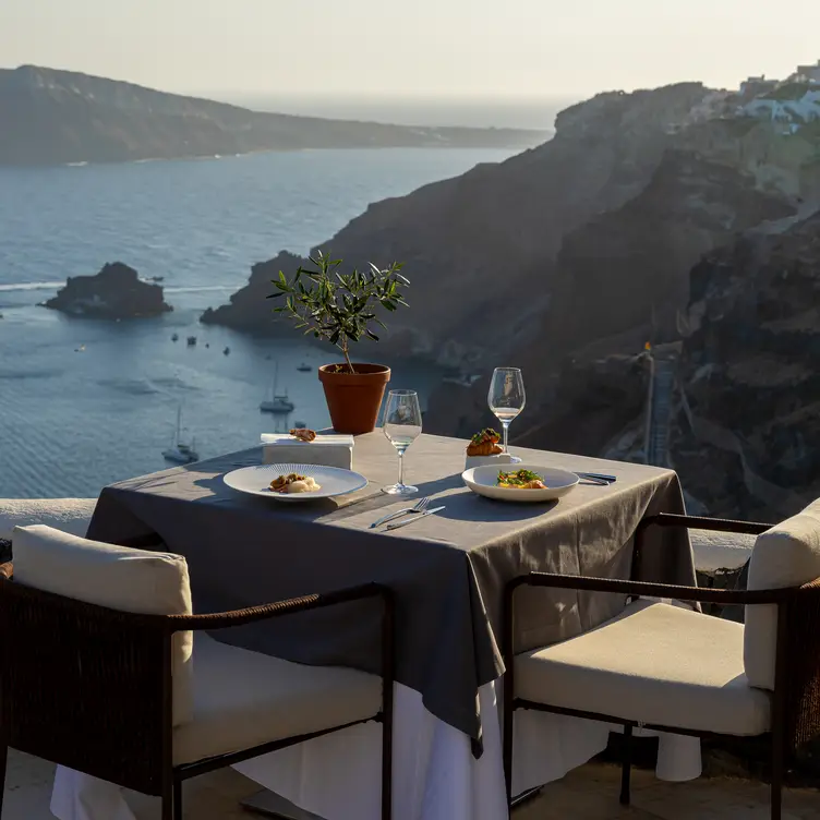 Petra Restaurant, Oia, Santorini