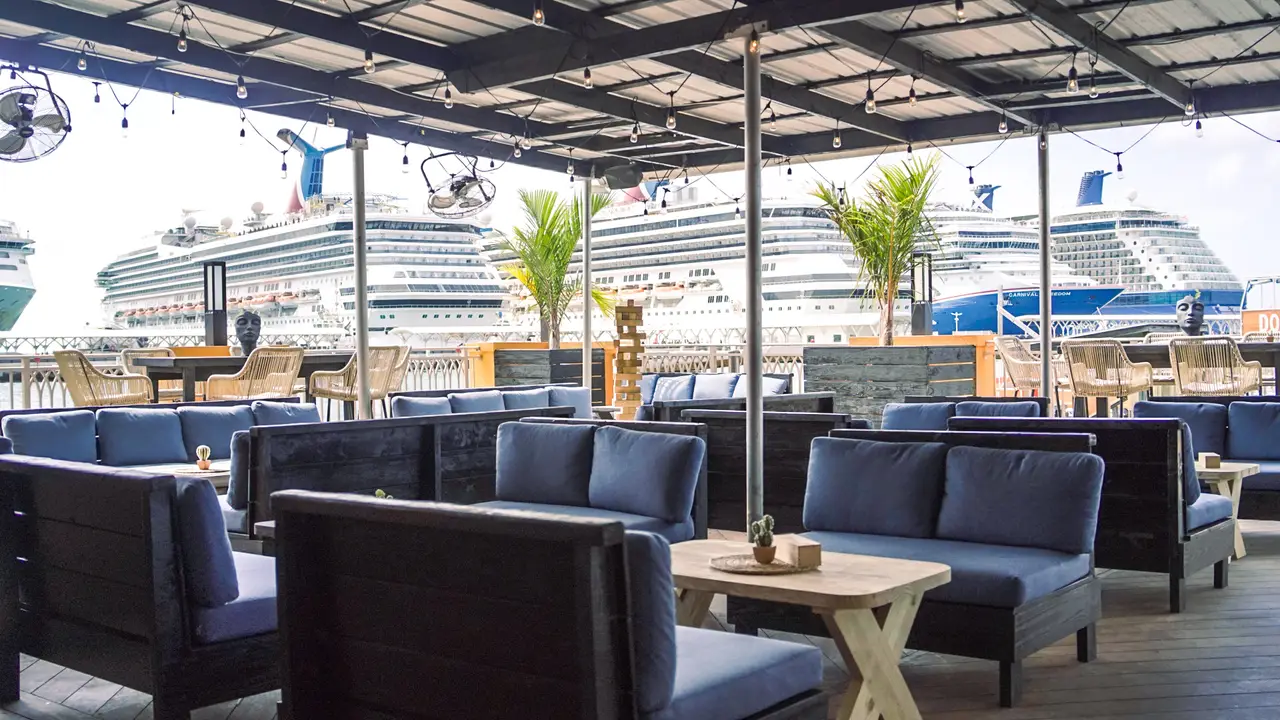 Sundra Lounge, Nassau, New Providence