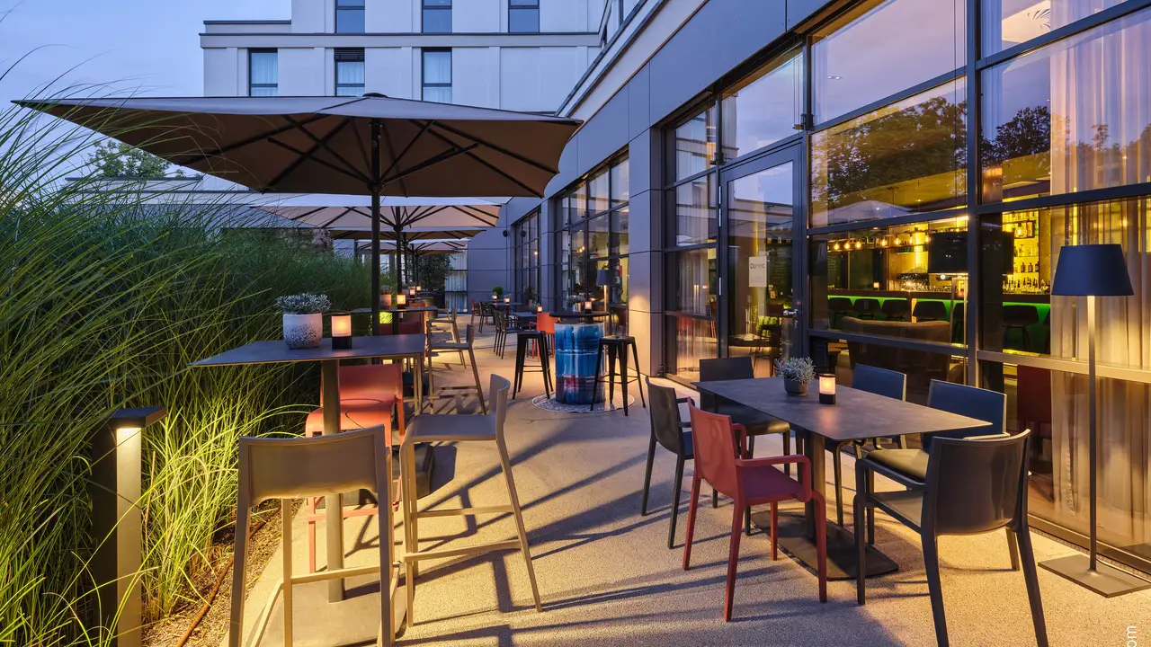 Chloe Bar & Lounge - Dorint Parkhotel Frankfurt/Bad Vilbel, Bad Vilbel, HE