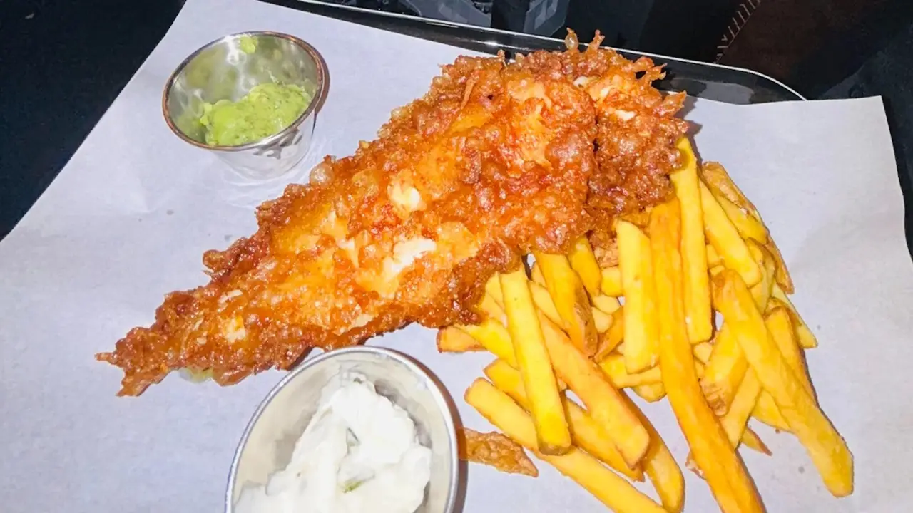 LOCHY'S, Glasgow, East Renfrewshire