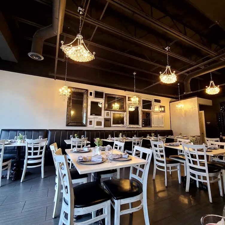 Dining Room - HopScotch and Vine, Plainfield, IL
