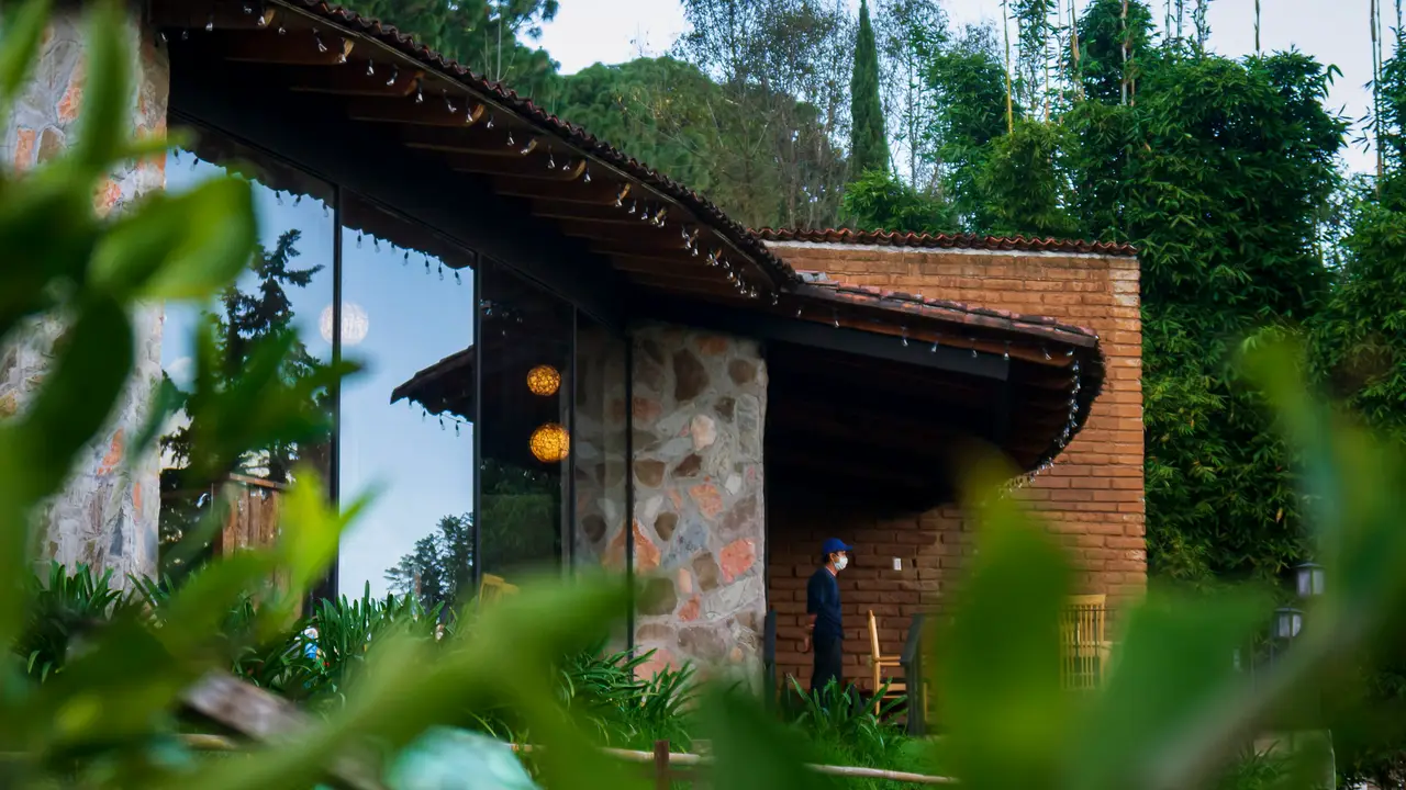 FOLKLORE, Valle de Bravo, MEX