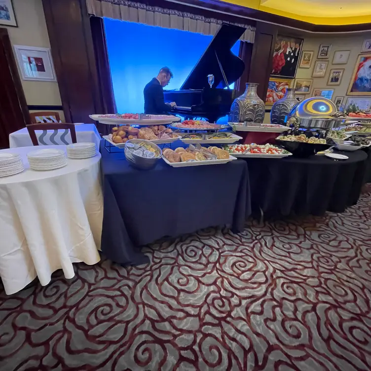 Lorenzo's Restaurant, Bar & Cabaret - Hilton Garden Inn - SI, Staten Island, NY