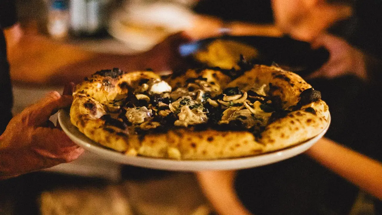 Matteo's - pizzeria, wine bar, deli, Clear Island Waters, AU-QLD