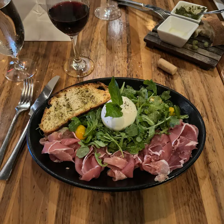 Quattro, Boston, MA