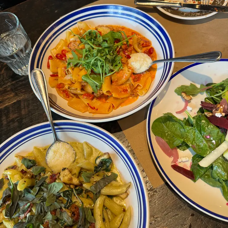 Scaddabush Italian Kitchen & Bar - Scarborough, Scarborough, ON