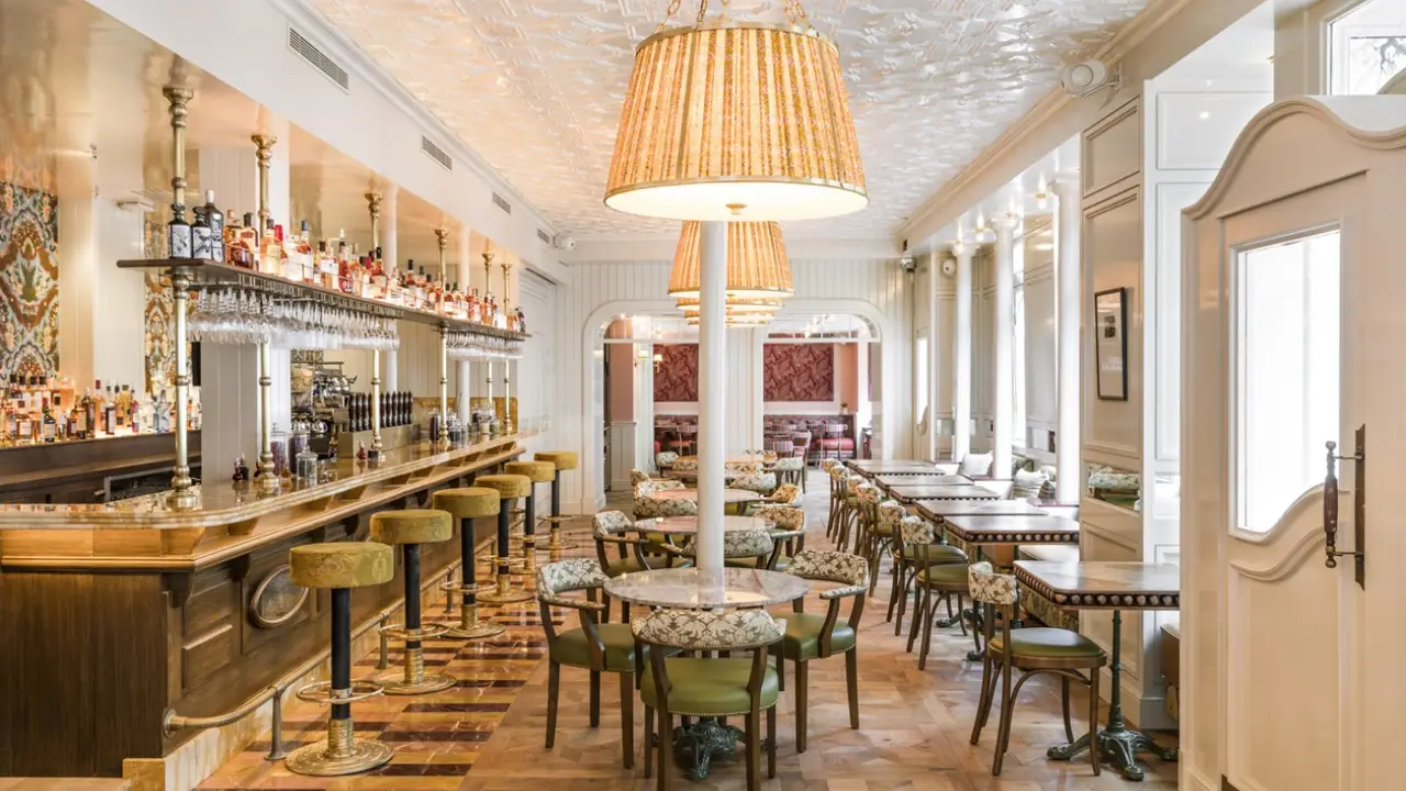 Ccecadceebcbbedde - Sir Winston, Paris, Ile-de-France