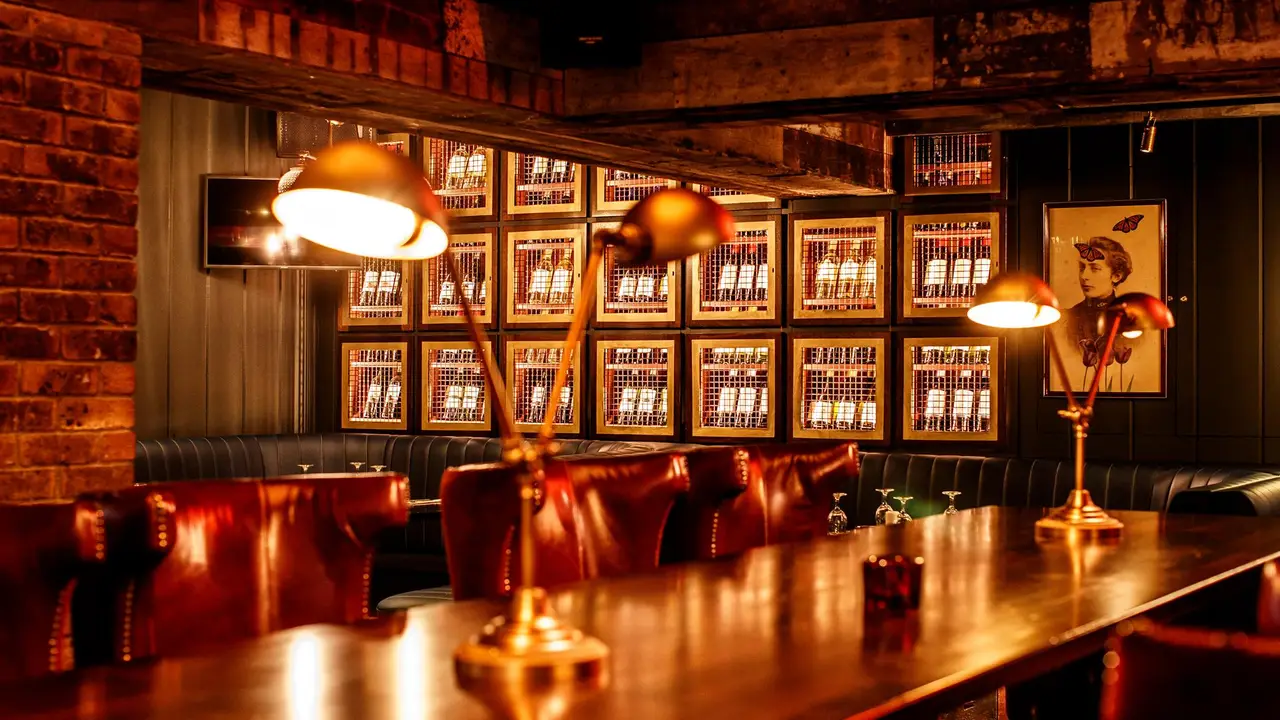 Historic Pub in Sandyford - Sandyford House, Dublin, Dublin