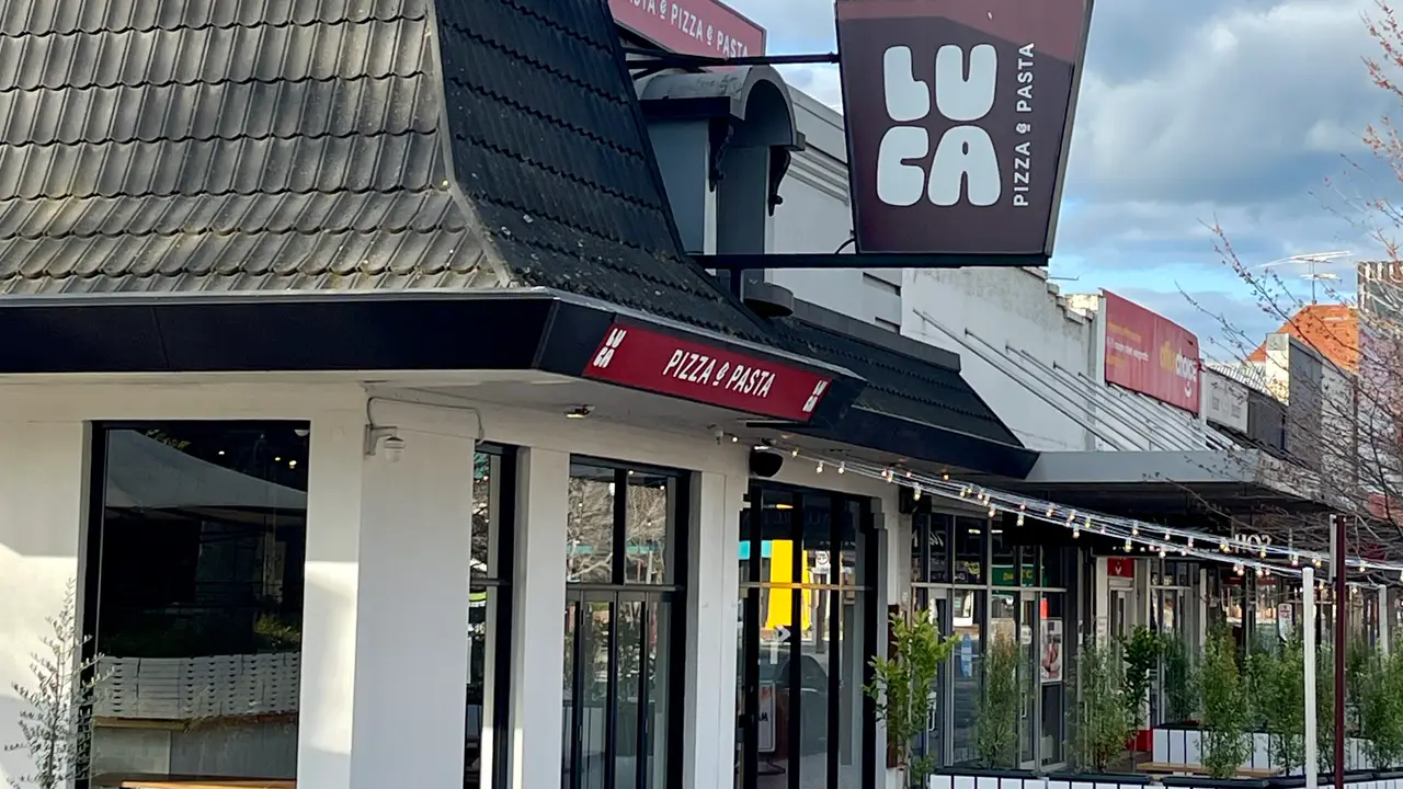 Corner spot pizza shop serving up pizza and pasta! - Luca Pizza, Wangaratta, AU-VIC