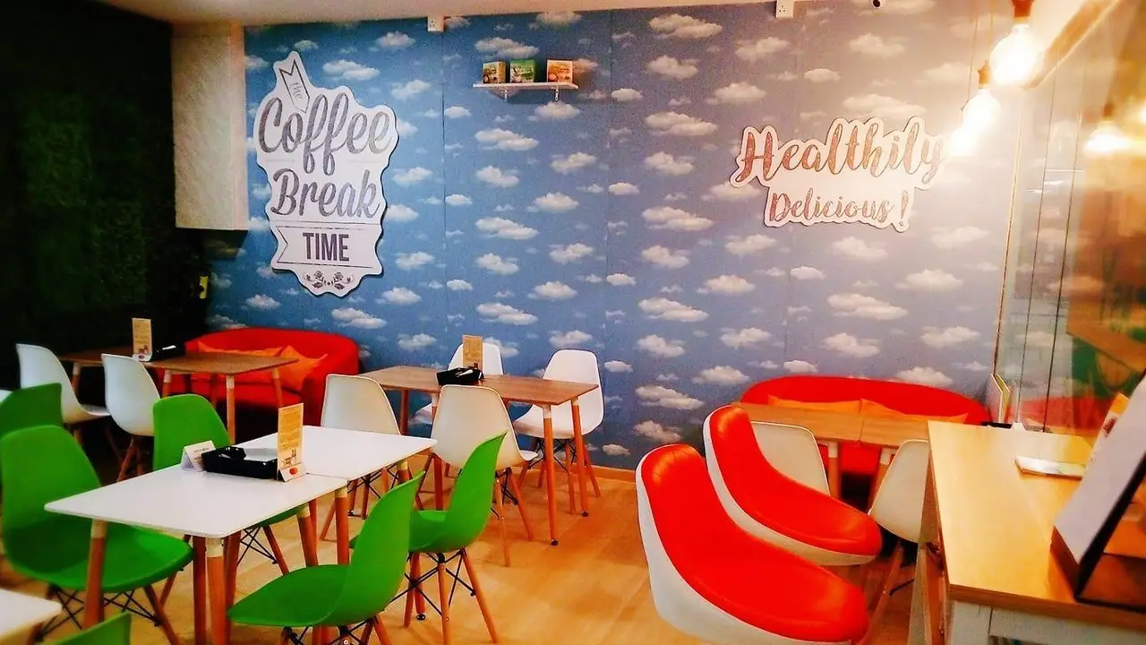 Pretty Easy Healthy Cafe, Singapore, 