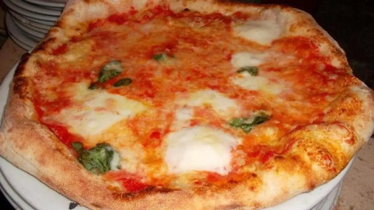 O Pazzariello, Rome, LA