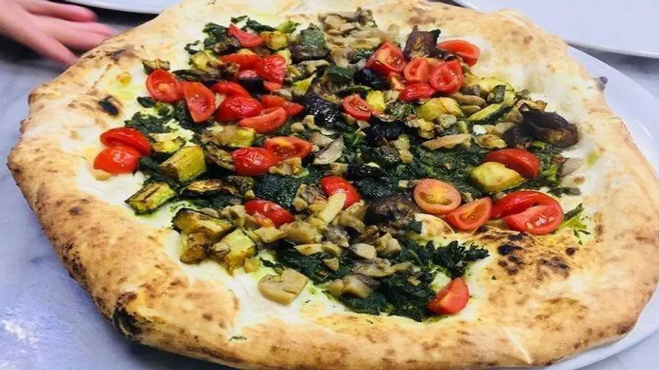 Pizzeria Oliva, Naples, CM