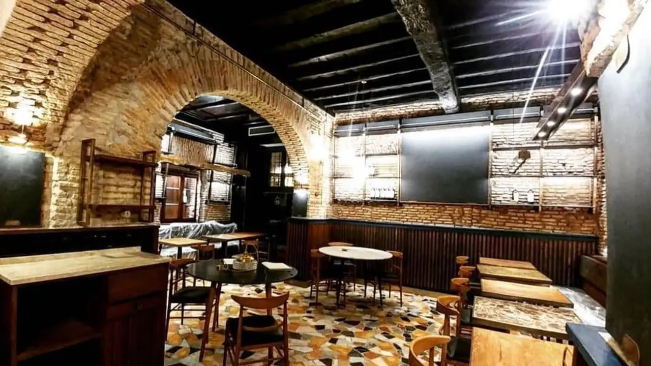 Santovino, Rome, LA