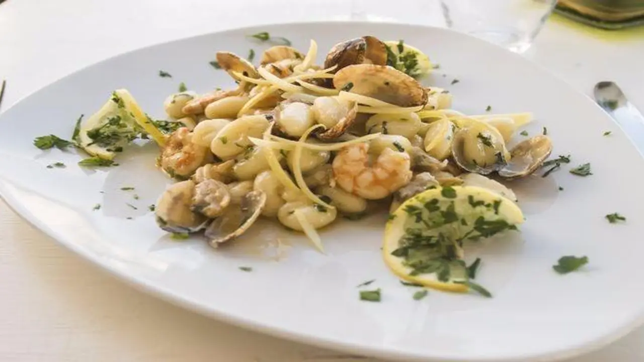 'A Fenestella, Naples, CM