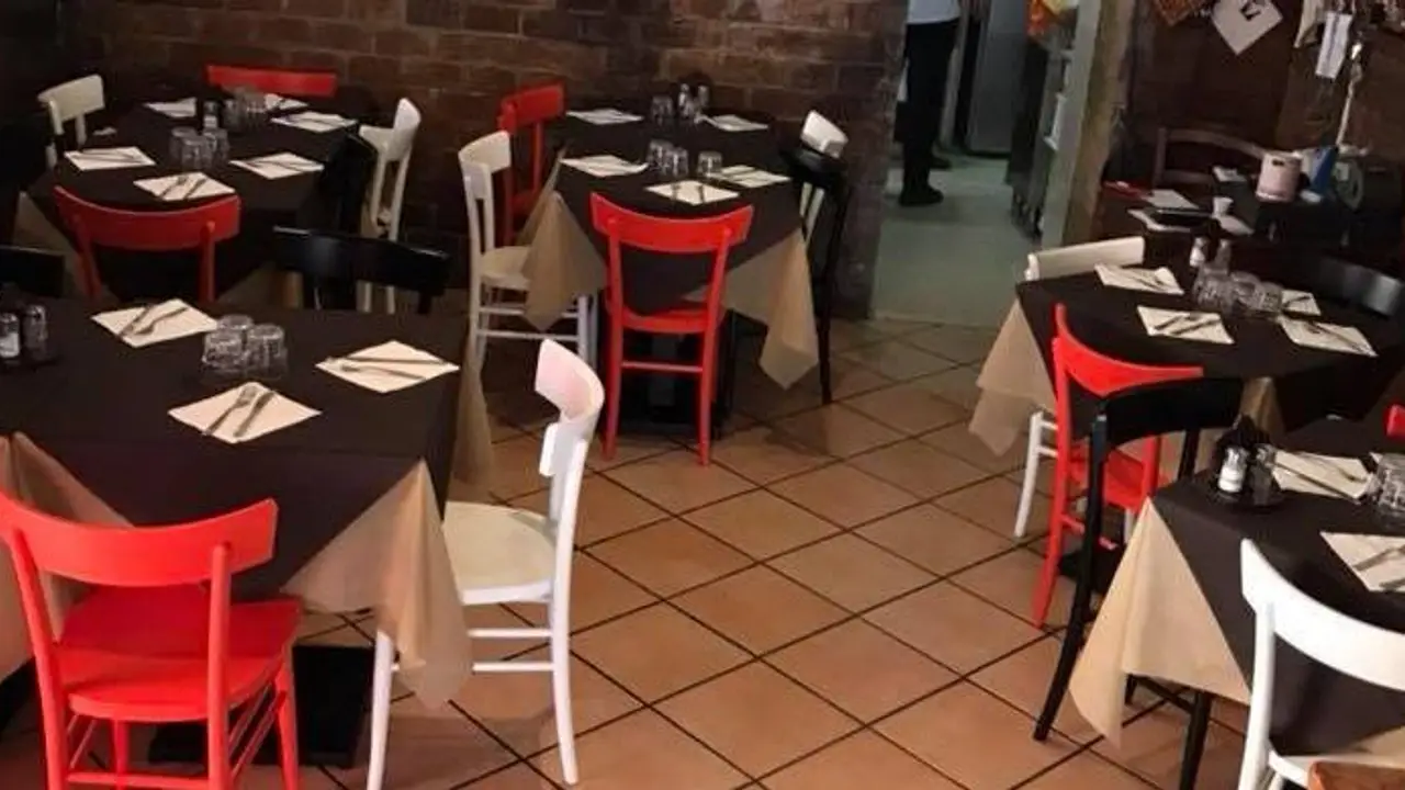 Pizzeria & Ristorante Re Ferdinando, Naples, CM