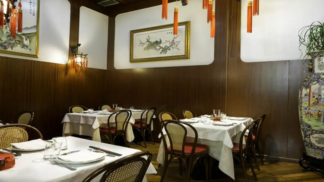 Yu Zhou, Milan, LO