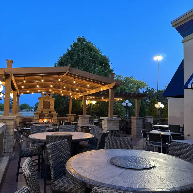 Basils Dining, Aurora, IL