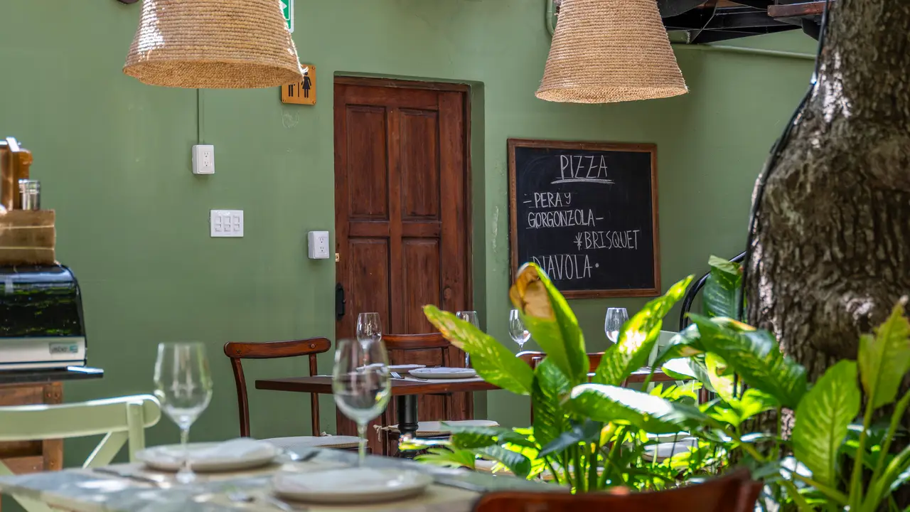 Serrano 82, San Miguel de Allende, GUA