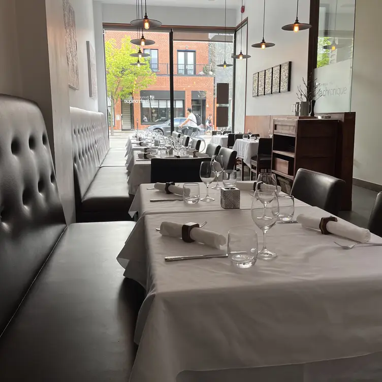 La Chronique, Montréal, QC