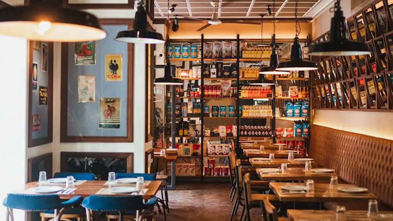 Alimentari e Diversi (Calle Julio César, 14), Seville, AN