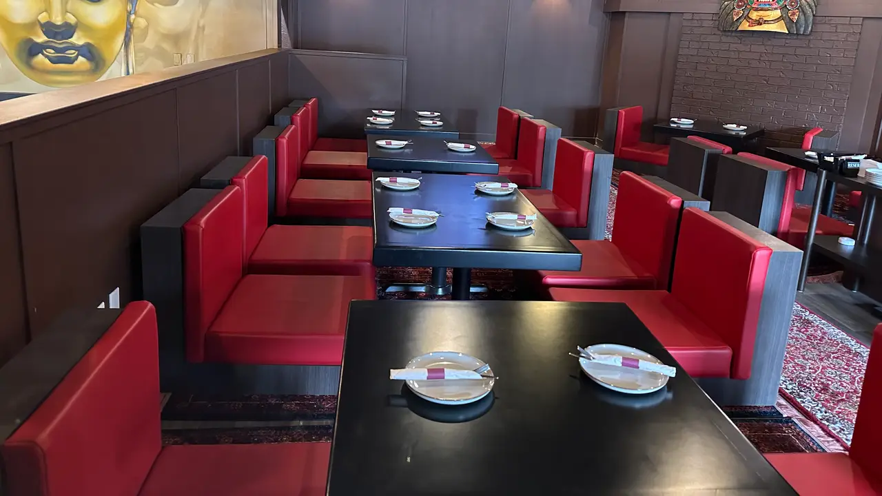 Bar - Sherpa Kitchen and Bar, Calgary, AB