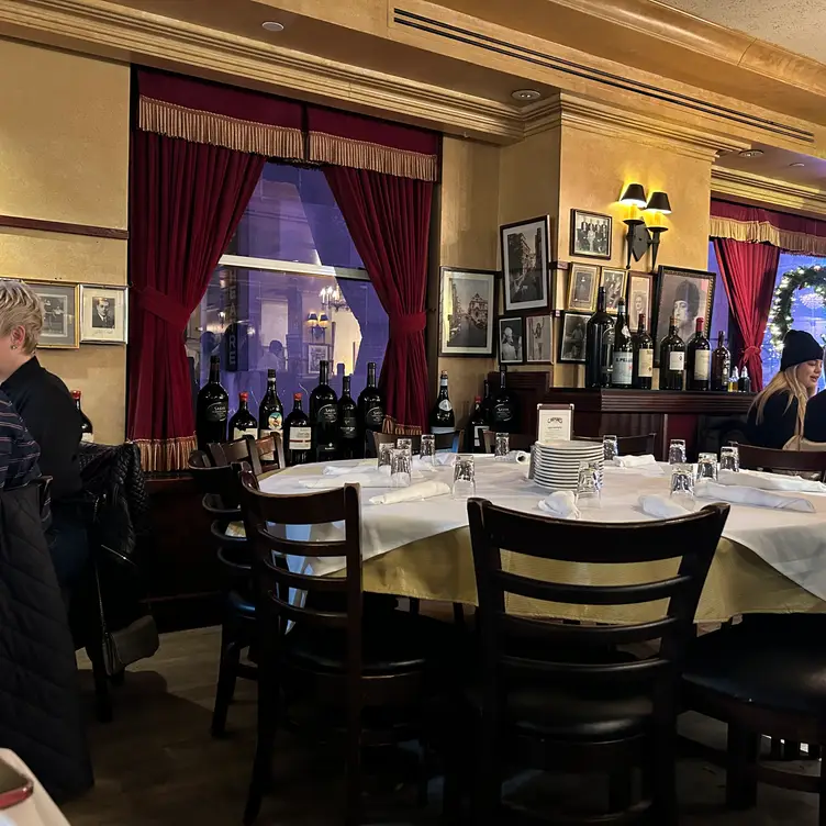 Carmine's - Time Square