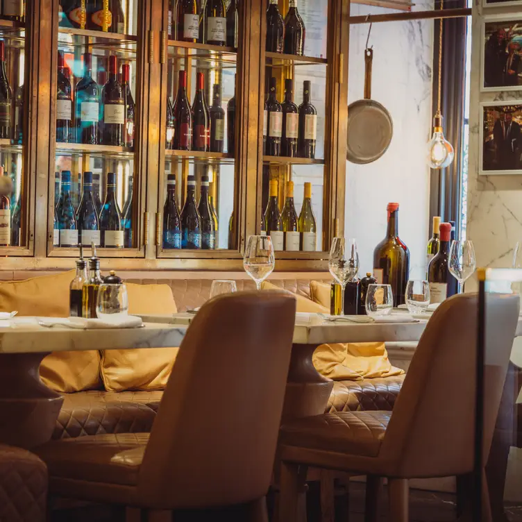 Fumo, London, 