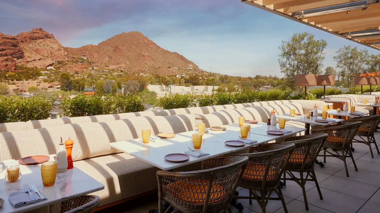 Théa Exterior - théa Mediterranean Rooftop at The Global Ambassador, Phoenix, AZ