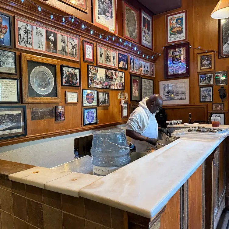 Pascal's Manale, New Orleans, LA