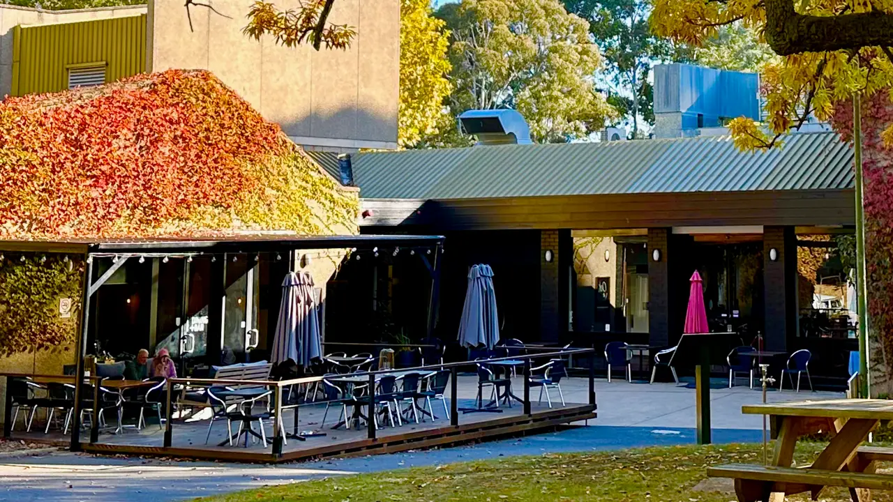 Oak View Restaurant Deck Area - The Oak View Restaurant, Beechworth, AU-VIC