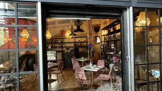 Una foto del restaurante Petit Paris Costa del Este