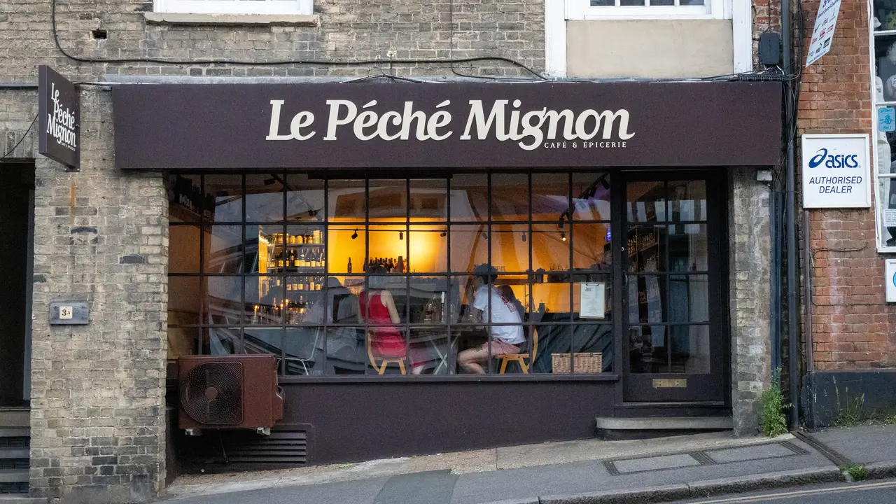 Le Péché Mignon, Hertfordshire, England
