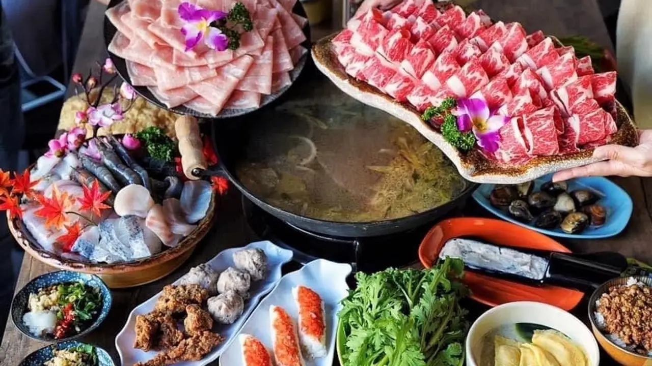 韋爐復刻食鍋 新竹巨城店, Hsinchu City, HSZ