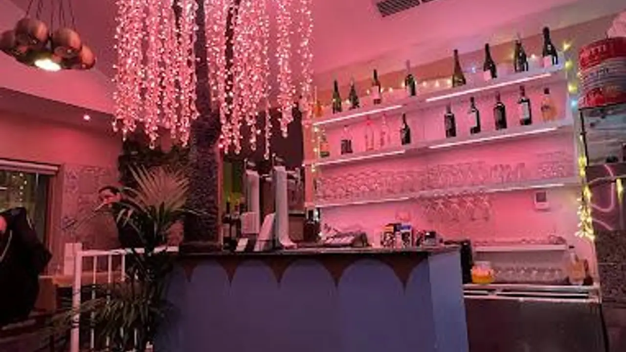 BELLA MÀ, Barcelona, CT