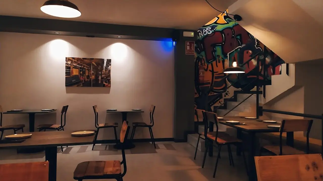 Pizzeria & Coctelería FERRIBOTTU, Barcelona, CT