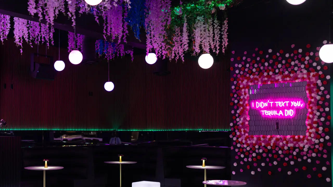 Interior - MIIRA Lounge, West Bloomfield , MI