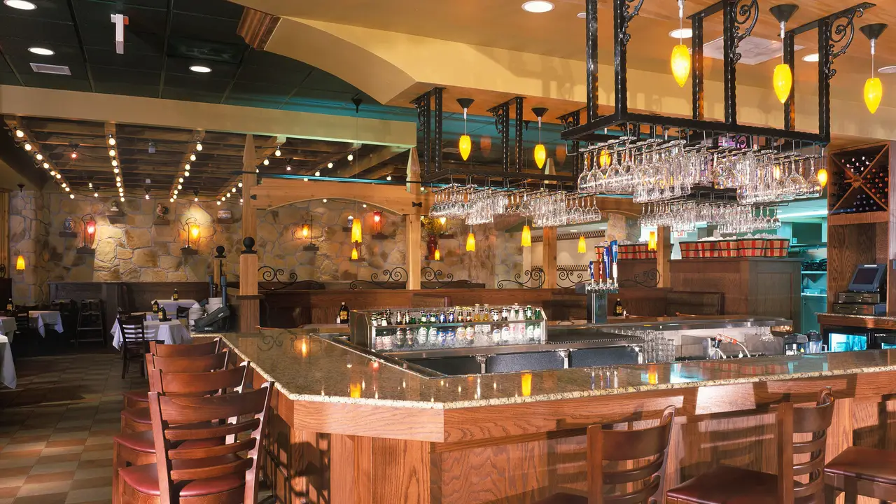 Romano's Macaroni Grill - Orlando Airport - Main Terminal, by Gates 1-59 access Pre-Security - MCOMGL01, Orlando, FL