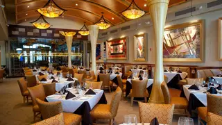 Una foto del restaurante Eddie Merlot's Prime Aged Beef & Seafood - Burr Ridge