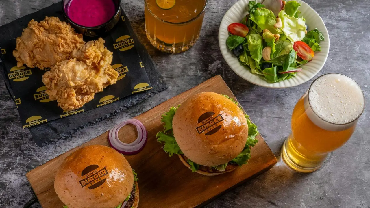 SUNMAI BURGER 新莊宏匯店, New Taipei City, 