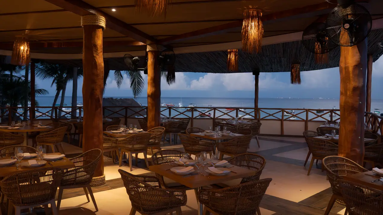 Fragata Beach Club & Restaurant, Playa del Carmen, ROO