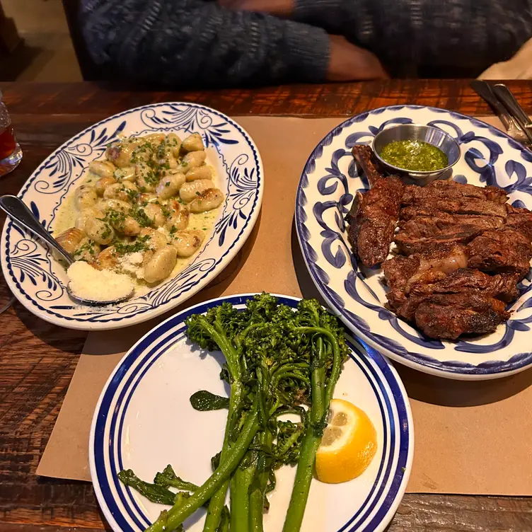 Scaddabush Italian Kitchen & Bar - Scarborough, Scarborough, ON