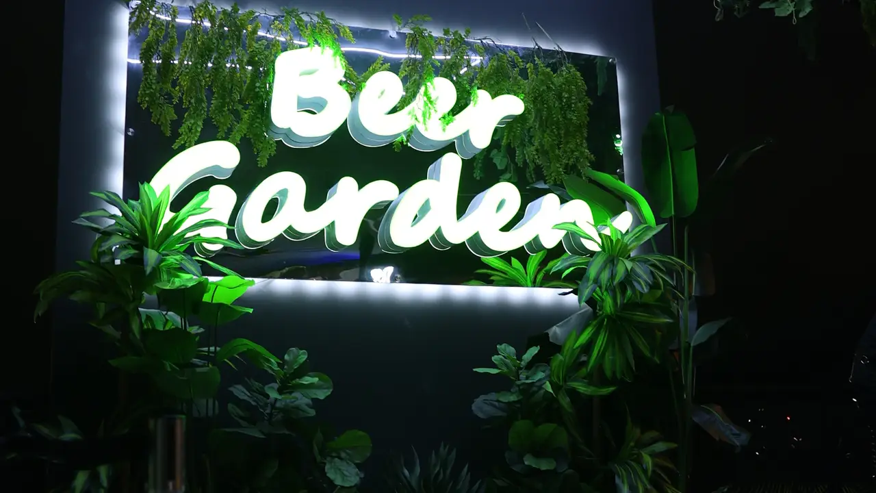 Beer Garden By The Fun Place - Tegucigalpa, Tegucigalpa, Departamento de Francisco Morazan
