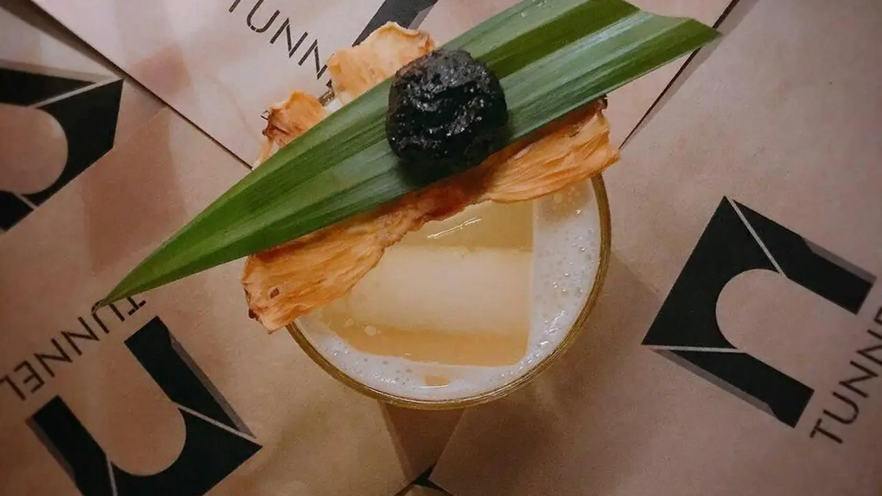Tunnel bar, Tainan City, 