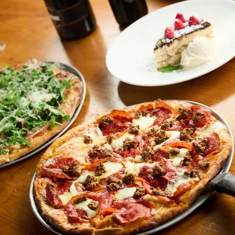 Pitch Pizzeria - West Omaha, Omaha, NE