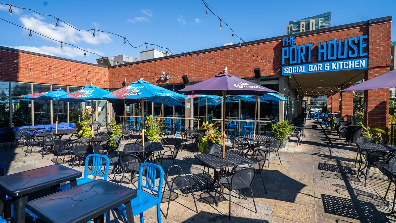 The Port House Social Bar & Kitchen Burlington, Burlington, ON