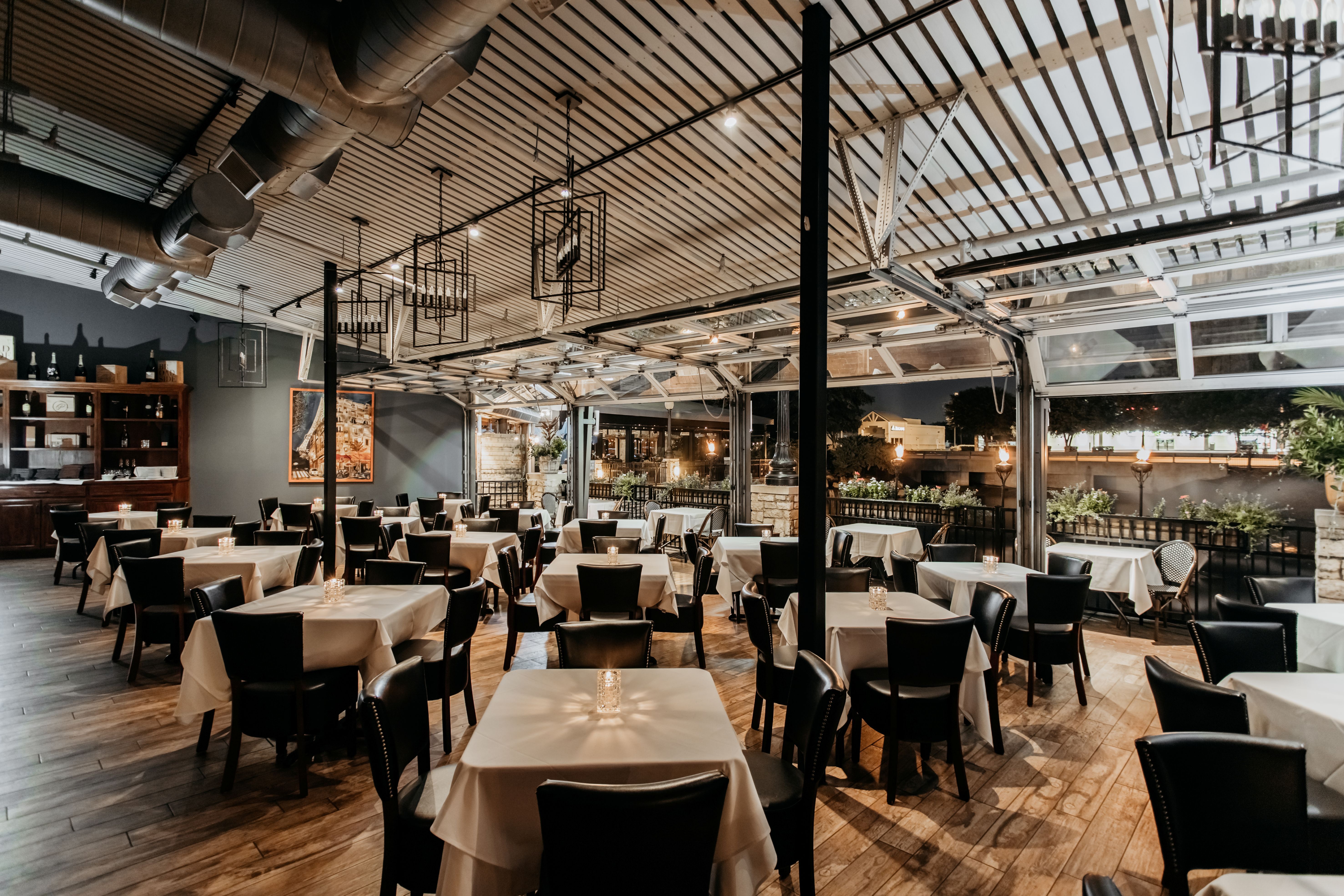 Mignon - Prime Steaks, Seafood and Cocktails interior