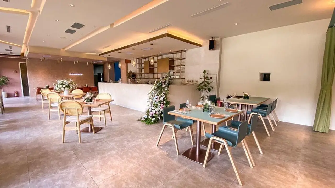 SiZZO 款款好食, Taichung City, TXG